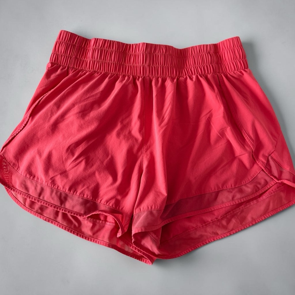 Athleta Mesh Short 4” size lg